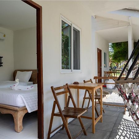 Isara Lanta Beach Resort Koh Lanta Exterior photo