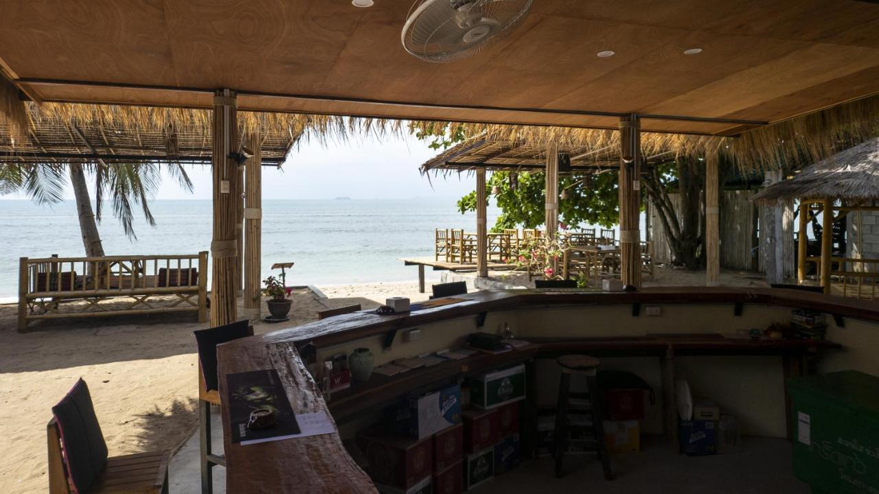 Isara Lanta Beach Resort Koh Lanta Exterior photo