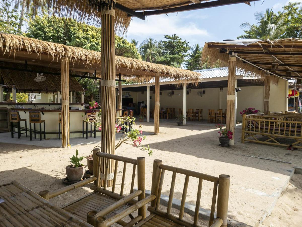 Isara Lanta Beach Resort Koh Lanta Exterior photo