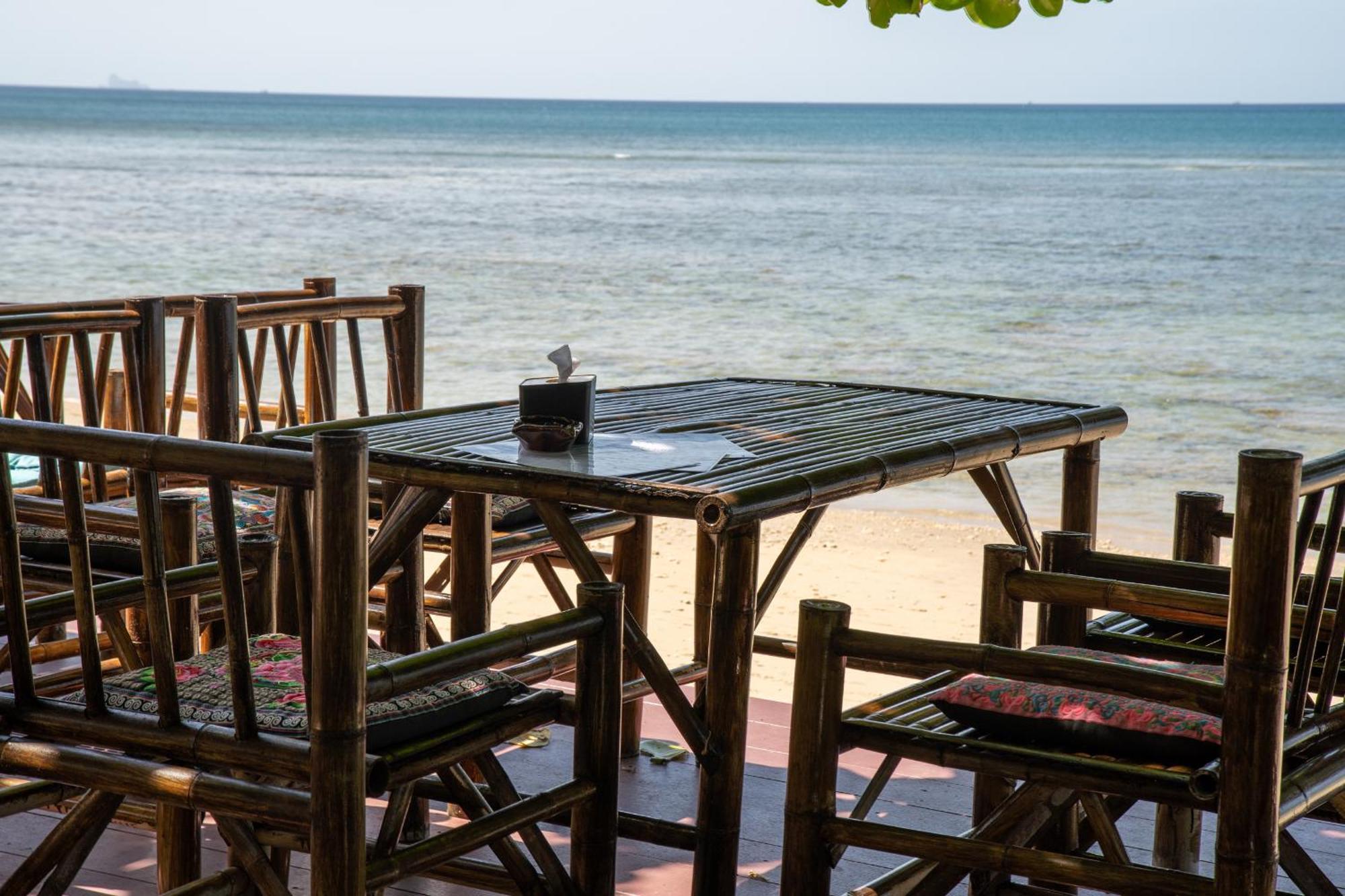 Isara Lanta Beach Resort Koh Lanta Exterior photo