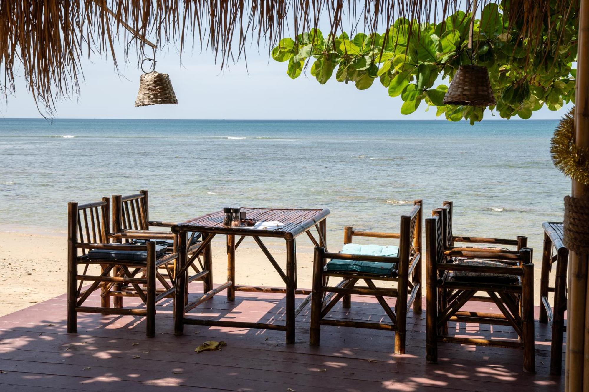 Isara Lanta Beach Resort Koh Lanta Exterior photo