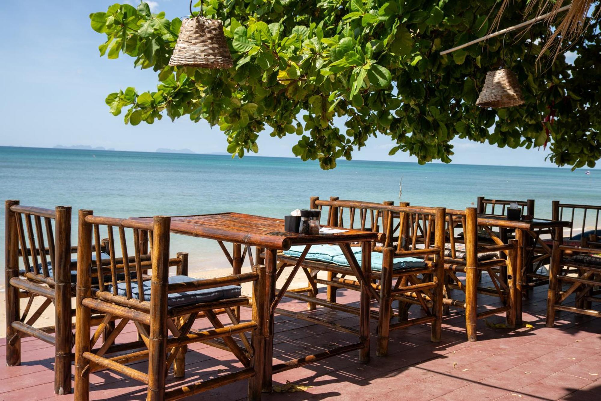 Isara Lanta Beach Resort Koh Lanta Exterior photo