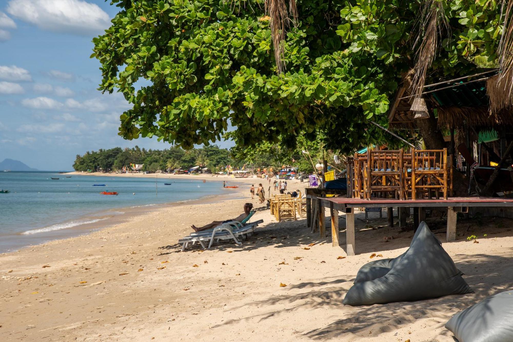 Isara Lanta Beach Resort Koh Lanta Exterior photo
