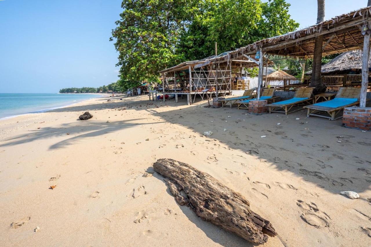 Isara Lanta Beach Resort Koh Lanta Exterior photo