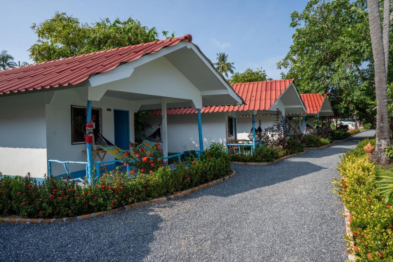 Isara Lanta Beach Resort Koh Lanta Exterior photo